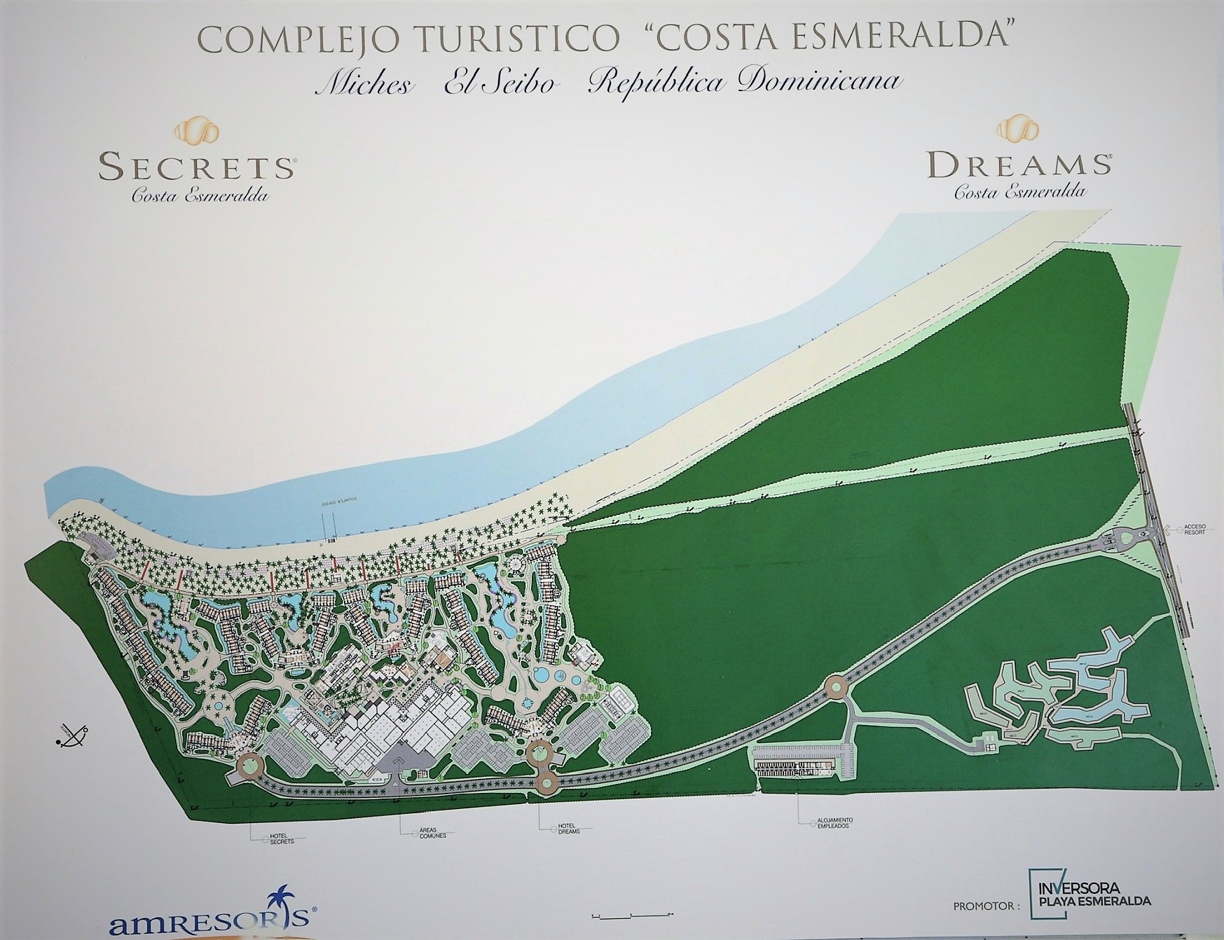 El complejo de hoteles Secrets Playa Esmeralda Punta Cana y Dreams justo sobre la línea de la playa Esmeralda Punta Cana, en Miches.